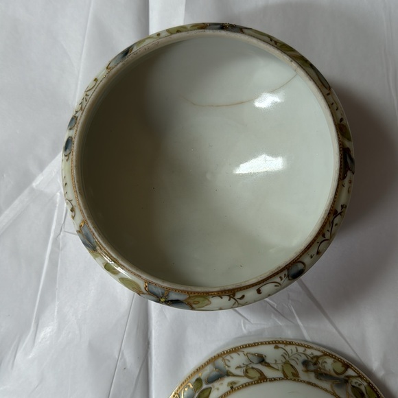 Nippon Porcelain, Vintage Powder Box, Floral trinket dish, Victorian vanity box, - Picture 9 of 10